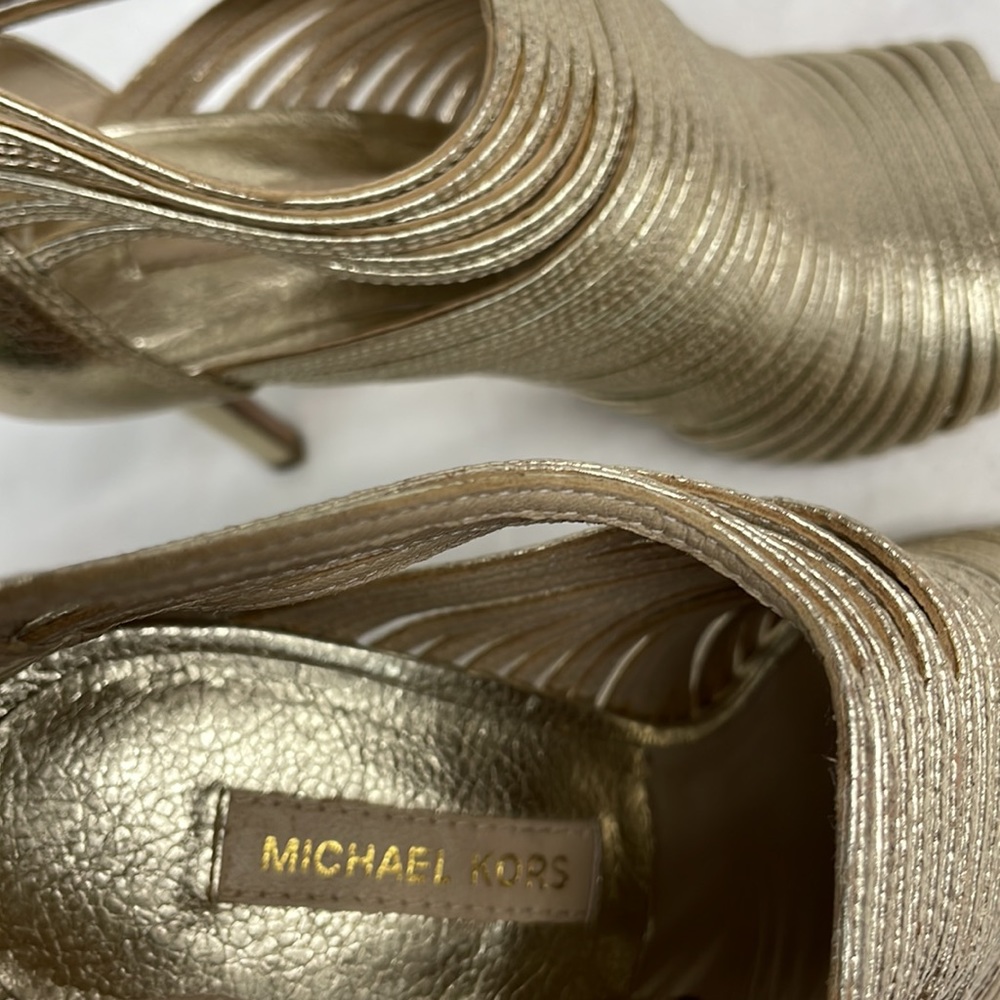 Michael Kors gold leather zip back heels ladies sz 5/35 - Picture 6 of 8